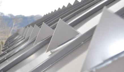 Reflectie Eik De Alpen Aluminium dak: wat is de prijs per m2 voor een metalen dak?